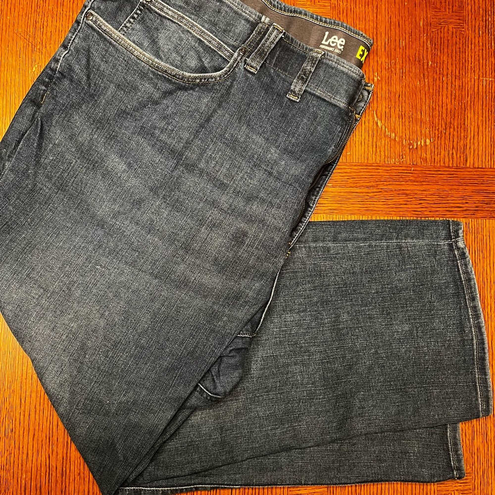 Lee Extreme Motion Men's 52x29 Straight-Leg Jeans in Navy Wash